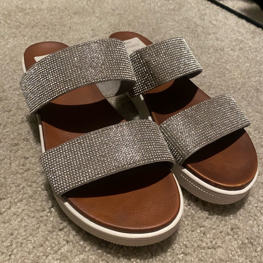 Brand new never worn MIA platform sandals